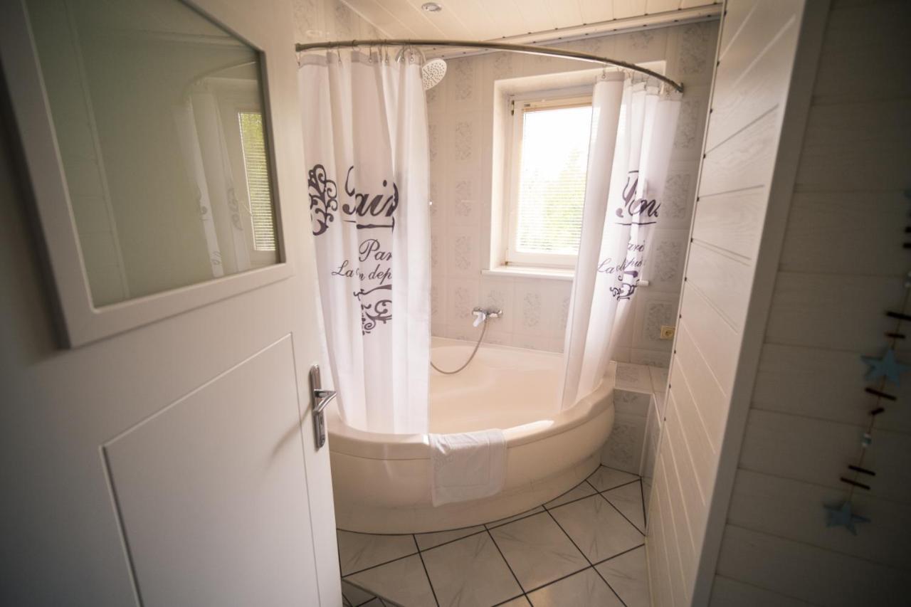 Dom Na Wzgorzu Z Widokiem Na Jezioro Z Balia I Sauna Lipnica  Экстерьер фото